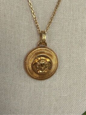 VERSACE Vintage Medusa Pendant Necklace